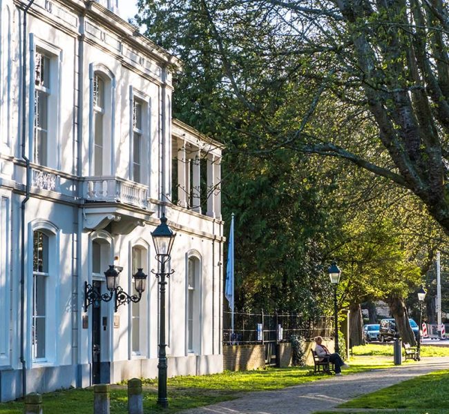 54_ In het Willemspark bouwde de elite uit Indië hun villa's