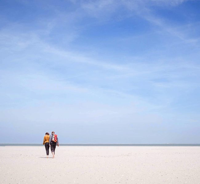 BEW Wandelen op het strand bij de vuurtoren